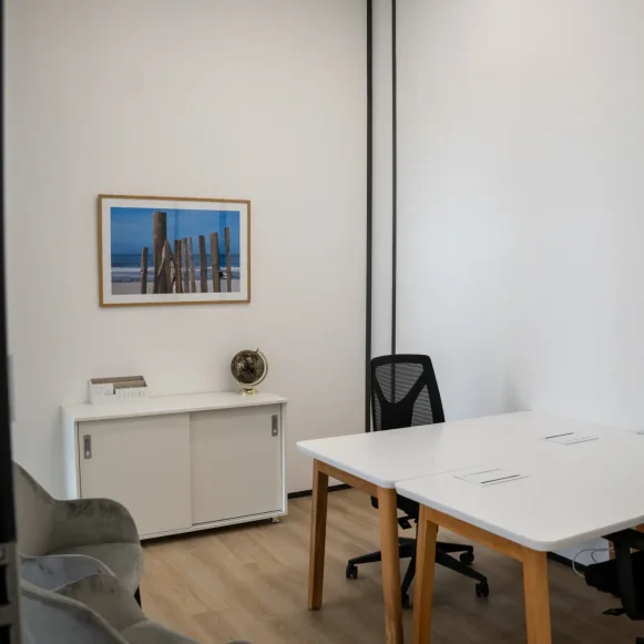 Bureau privé 10 m² 2 postes Coworking Rue Maryam Mirzakhani Montpellier 34000 - photo 1