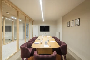 Open Space - 64200 - 10 postes - 190€