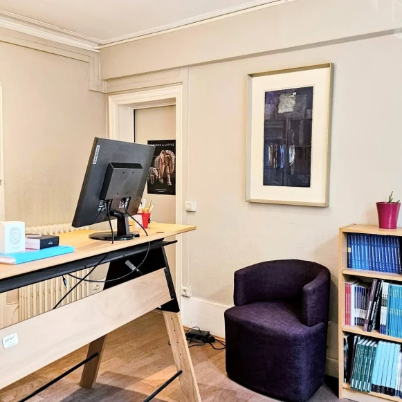 Bureau privé 12 m² 1 poste Location bureau Boulevard Richard Lenoir Paris 75011 - photo 1