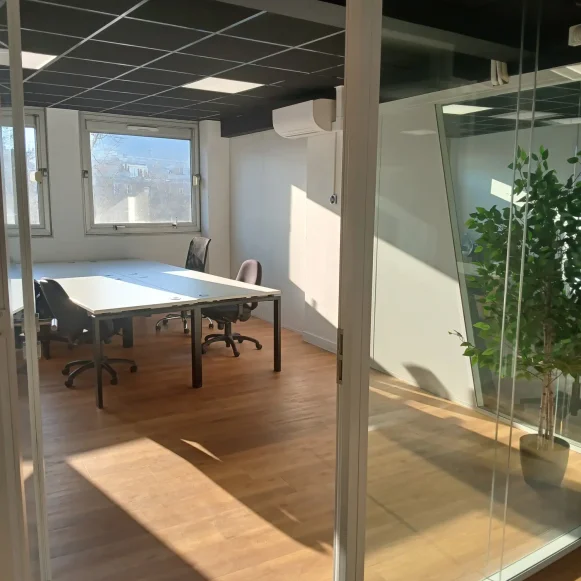 Bureau privé 22 m² 6 postes Location bureau Place Pierre Mendès France Lille 59800 - photo 1