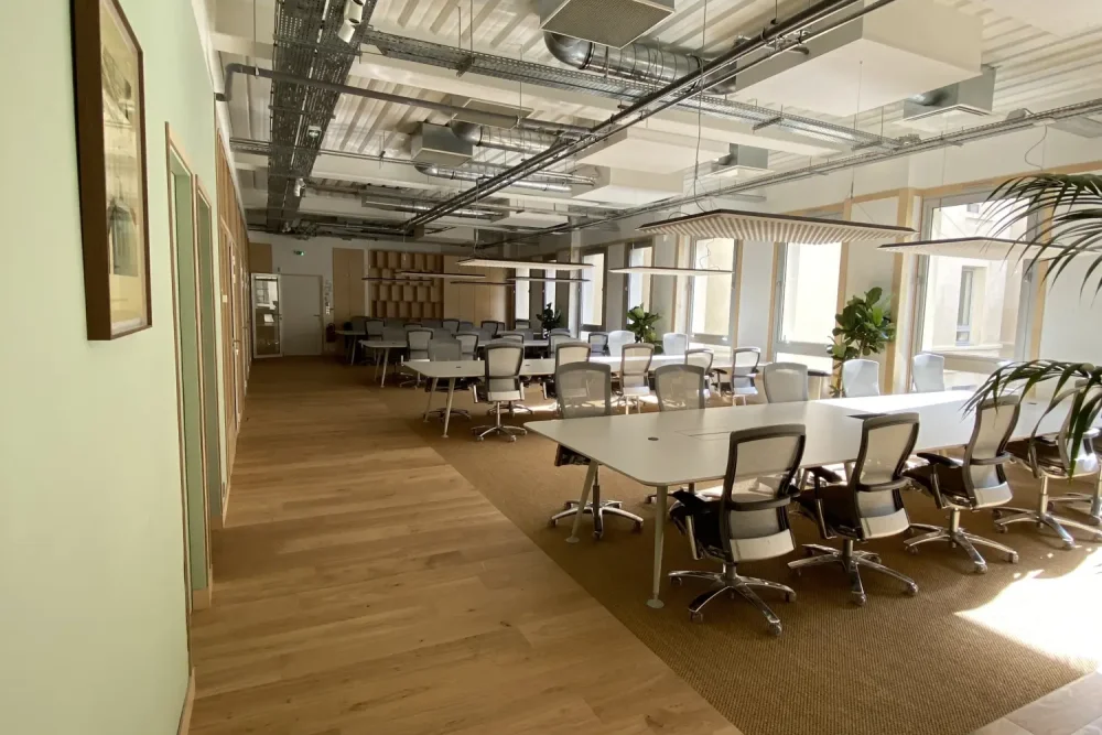 Espace indépendant - 75002 - 24 postes - 14400€