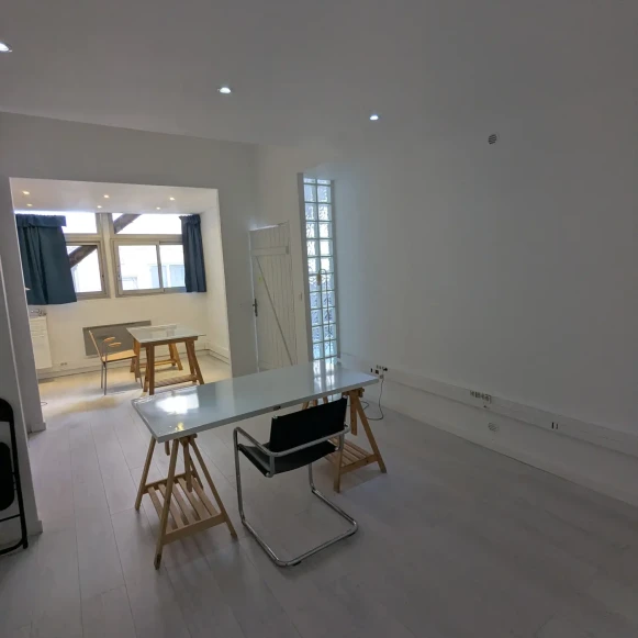 Bureau privé 22 m² 6 postes Location bureau Boulevard de la Villette Paris 75019 - photo 5