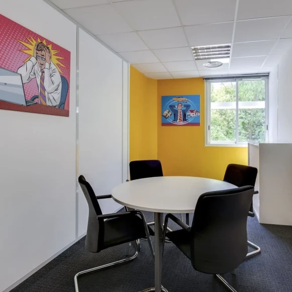 Bureau privé 15 m² 3 postes Coworking Rue Baden Powell Montpellier 34000 - photo 2