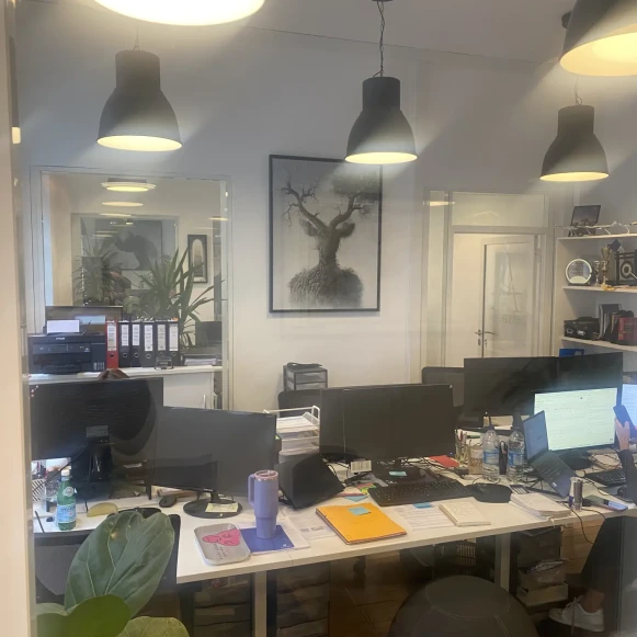 Bureau privé 25 m² 6 postes Location bureau Rue de Cléry Paris 75002 - photo 5