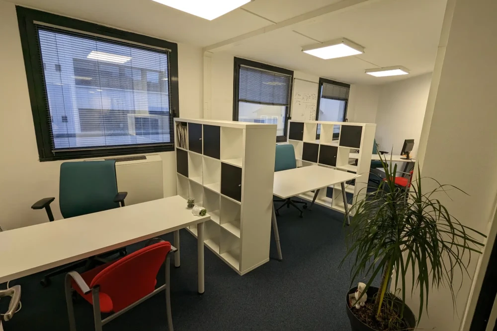 Bureau privé - 69003 - 3 postes - 1200€