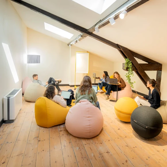 Bureau privé 23 m² 6 postes Coworking Rue Vital Carles Bordeaux 33000 - photo 3