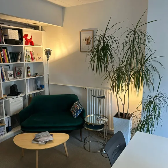 Bureau privé 16 m² 4 postes Location bureau Rue de Turbigo Paris 75001 - photo 3