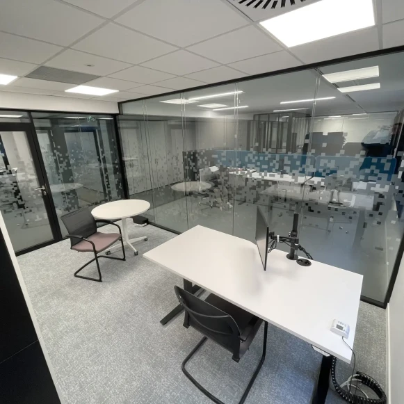 Bureau privé 15 m² 5 postes Location bureau Avenue de l'Arche Courbevoie 92400 - photo 11