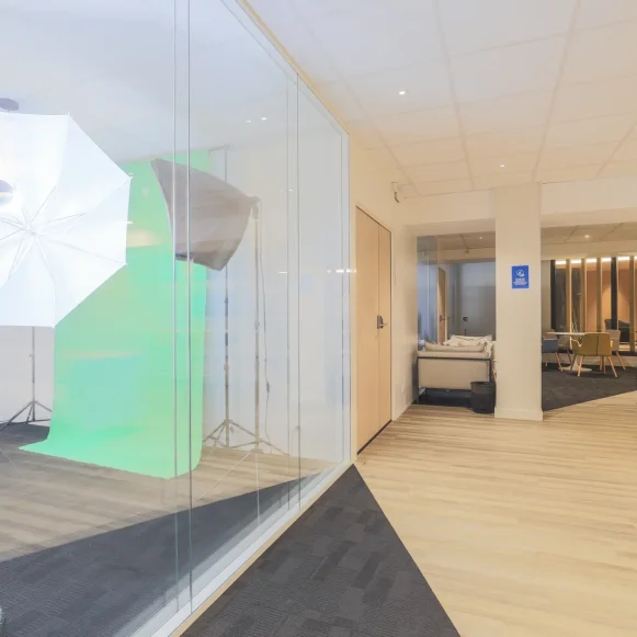 Bureau privé 17 m² 3 postes Coworking Place Rihour Lille 59000 - photo 9