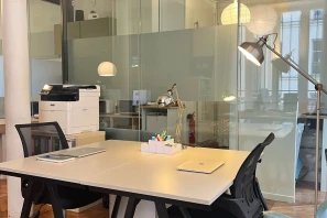 Open Space - 75010 - 2 postes - 390€