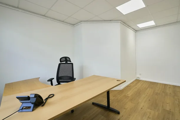Bureau privé - 59000 - 5 postes - 700€