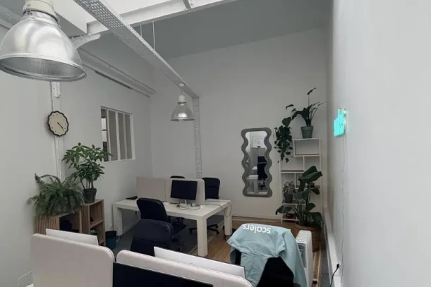 Bureau privé - 75003 - 6 postes - 1900€