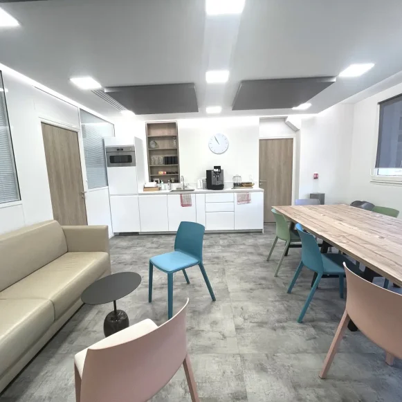 Open Space  8 postes Location bureau Rue Galvani Paris 75017 - photo 3