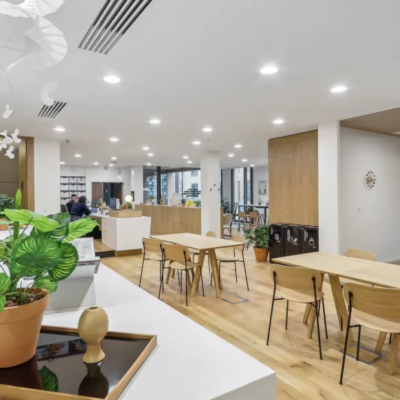 Bureau privé 8 m² 2 postes Coworking Boulevard de Berlin Nantes 44000 - photo 3