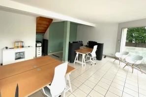 Open Space - 44980 - 8 postes - 195€