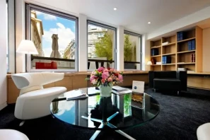 Bureau privé - 75008 - 3 postes - 2900€