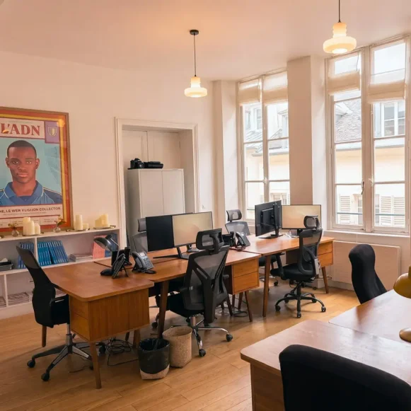 Bureau privé 70 m² 10 postes Location bureau Rue Chapon Paris 75003 - photo 2