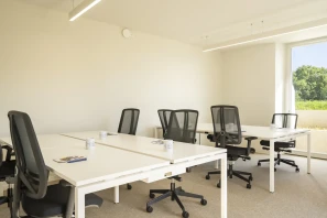 Open Space - 64200 - 10 postes - 350€