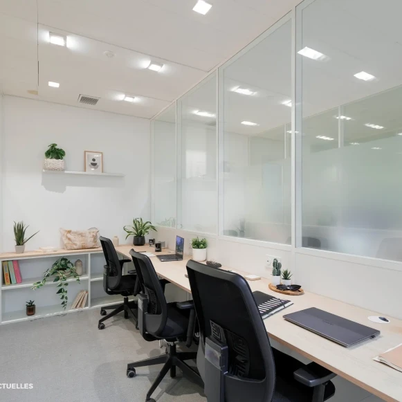 Bureau privé 10 m² 3 postes Coworking Rue Stephenson Montigny-le-Bretonneux 78180 - photo 6