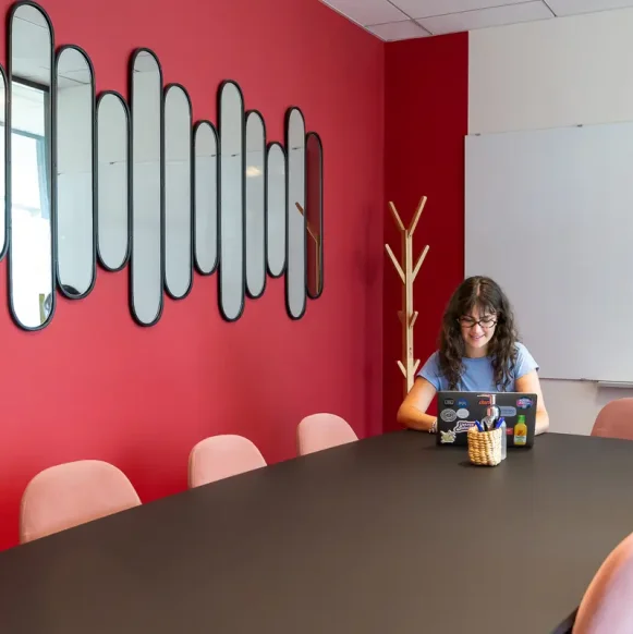 Bureau privé 10 m² 3 postes Location bureau Rue du Débarcadère Colombes 92700 - photo 5