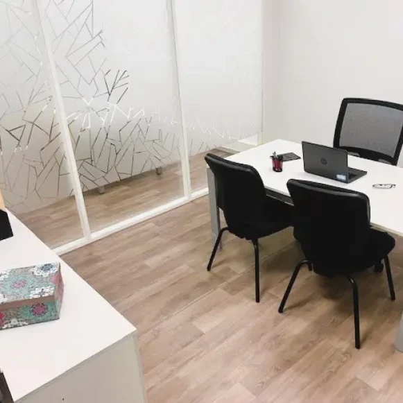 Bureau privé 12 m² 1 poste Coworking Rue du Camp Romain Milly-la-Forêt 91490 - photo 6