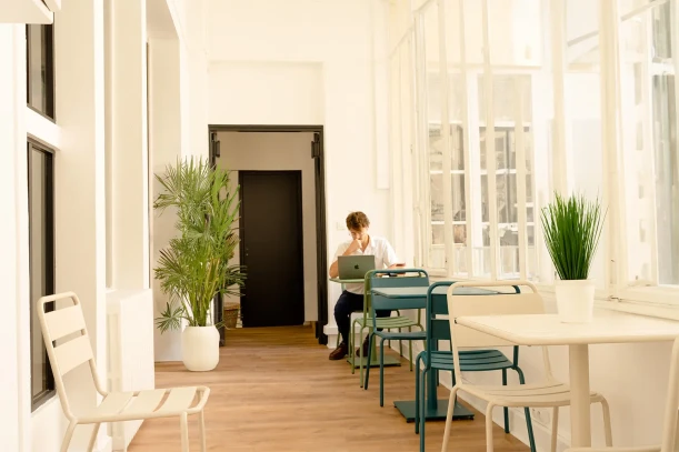 Bureau privé - 75009 - 4 postes - 1500€