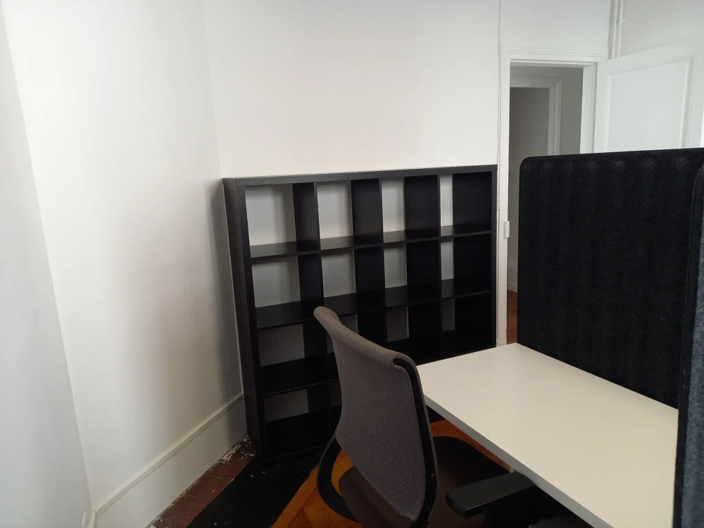 Open Space - 93200 - 5 postes - 150€