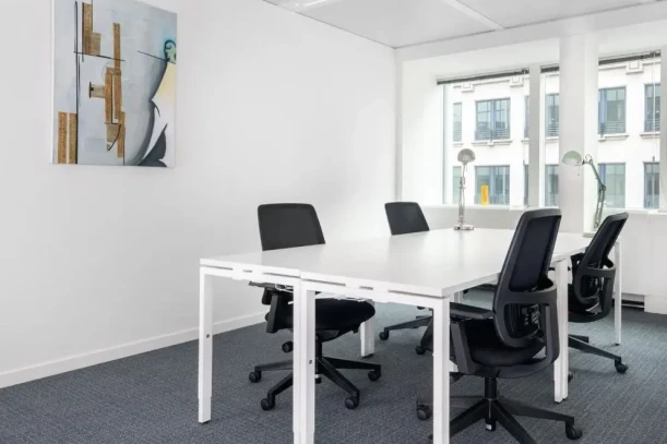 Bureau privé - 06410 - 2 postes - 676€