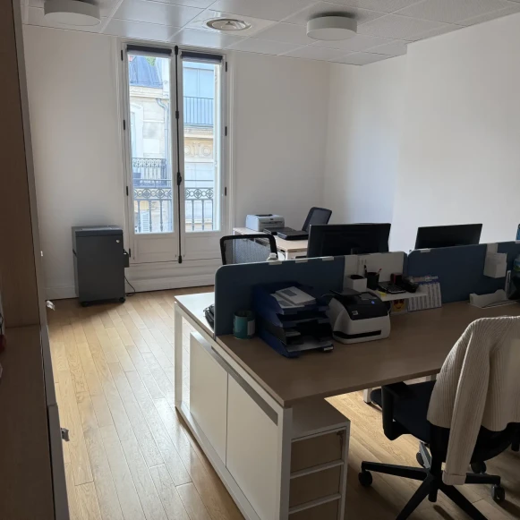 Bureau privé 80 m² 15 postes Location bureau Rue Drouot Paris 75009 - photo 3
