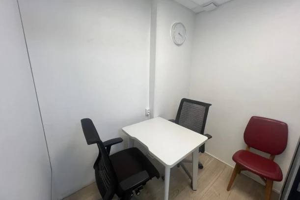 Bureau privé - 75015 - 4 postes - 720€