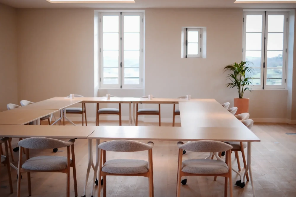 Open Space - 24170 - 1 poste - 185€