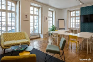 Open Space - 67000 - 2 postes - 250€