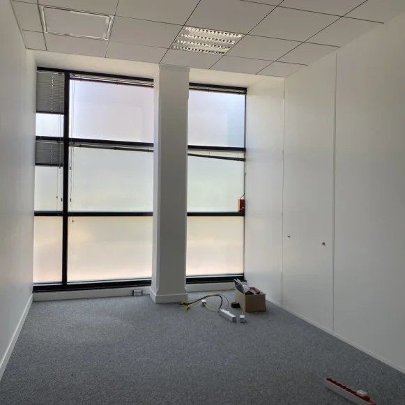 Bureau privé 20 m² 8 postes Location bureau Rue Fructidor Paris 75017 - photo 9