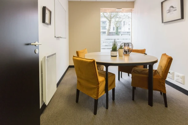 Bureau privé - 35000 - 2 postes - 650€