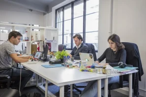 Open Space - 75002 - 1 poste - 250€