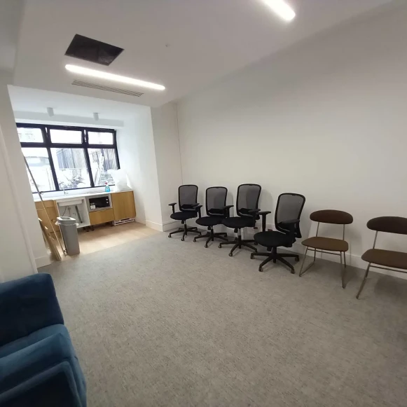 Bureau privé 29 m² 5 postes Location bureau Rue Chauchat Paris 75009 - photo 3