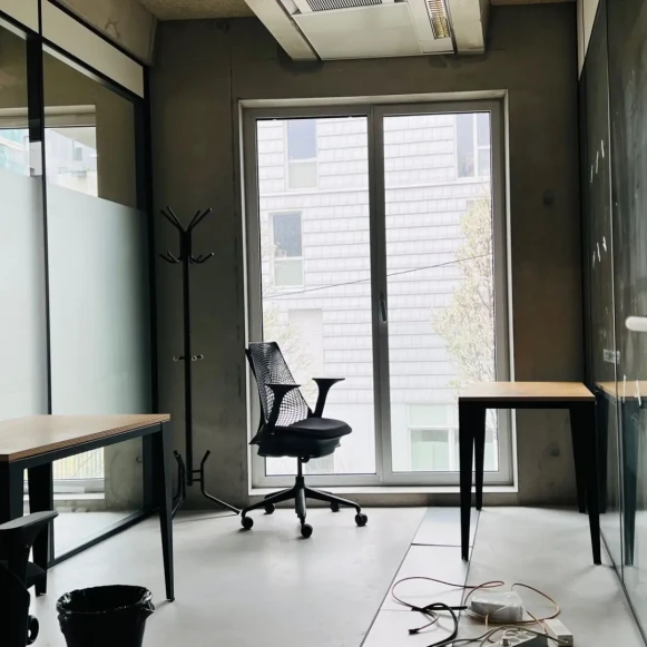 Bureau privé 102 m² 30 postes Coworking Rue Maurice Grimaud Paris 75018 - photo 9