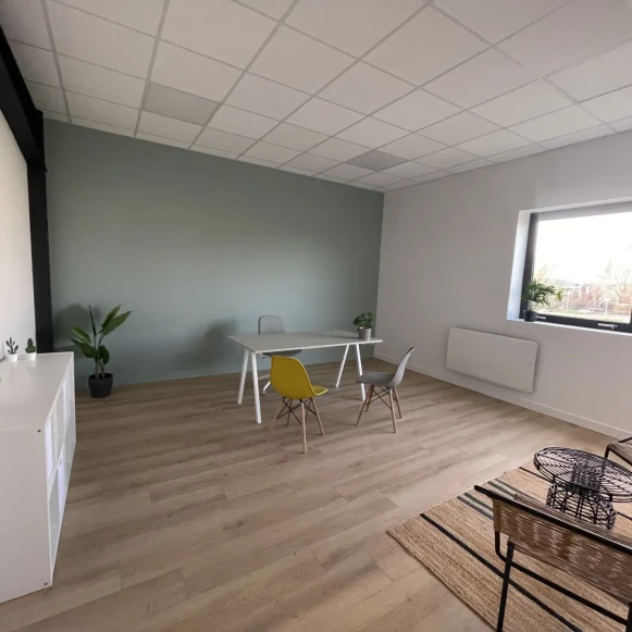 Bureau privé 25 m² 2 postes Location bureau Rue Louis Armand Tourcoing 59200 - photo 2