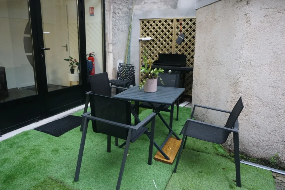 Open Space - 64000 - 1 poste - 120€