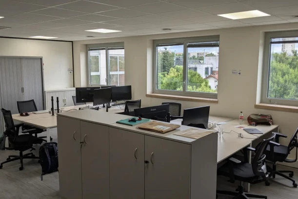 Bureau privé - 94110 - 10 postes - 2400€