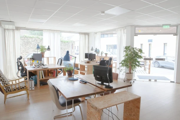 Open Space - 56130 - 10 postes - 250€
