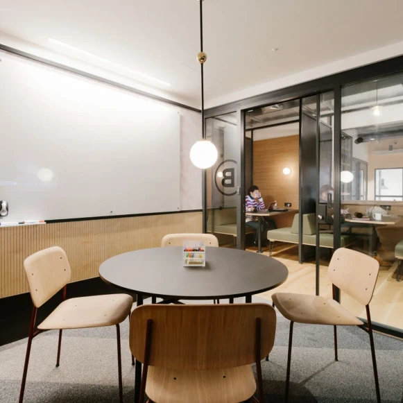 Bureau privé 30 m² 12 postes Coworking Rue des Archives Paris 75003 - photo 5