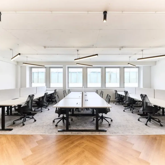 Bureau privé 140 m² 20 postes Location bureau Rue de Surène Paris 75008 - photo 1
