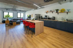 Bureau privé - 06560 - 1 poste - 690€