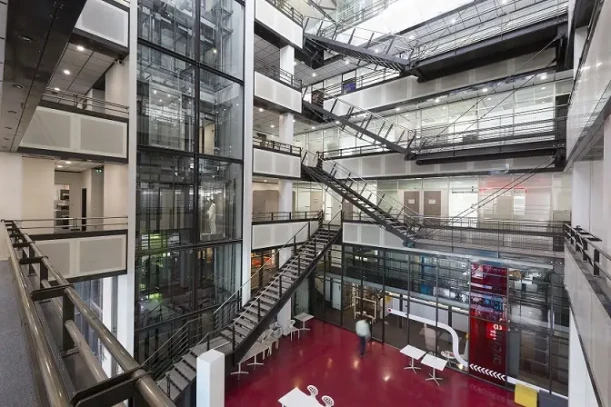 Bureau privé - 69007 - 2 postes - 900€