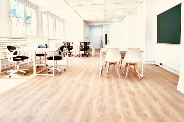 Espace indépendant - 75015 - 25 postes - 4690€