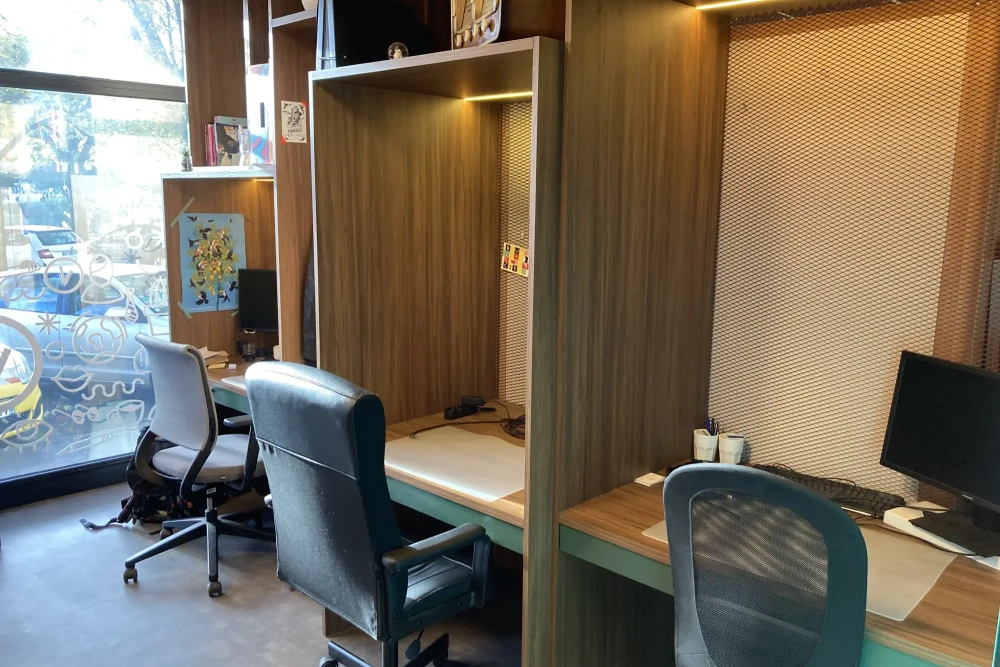 Open Space - 44000 - 3 postes - 320€