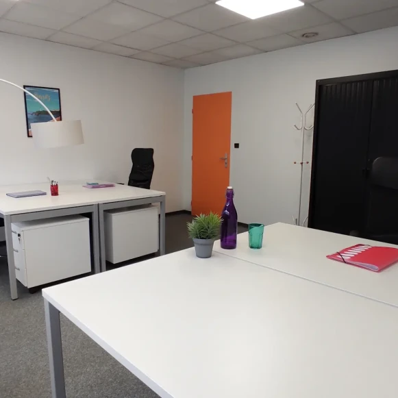 Bureau privé 22 m² 4 postes Location bureau Chemin de la Crabe Toulouse 31300 - photo 3