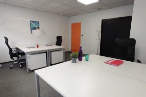 Bureau privé - 31300 - 4 postes - 979€