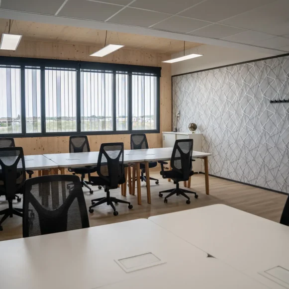 Bureau privé 56 m² 12 postes Coworking Rue Maryam Mirzakhani Montpellier 34000 - photo 1
